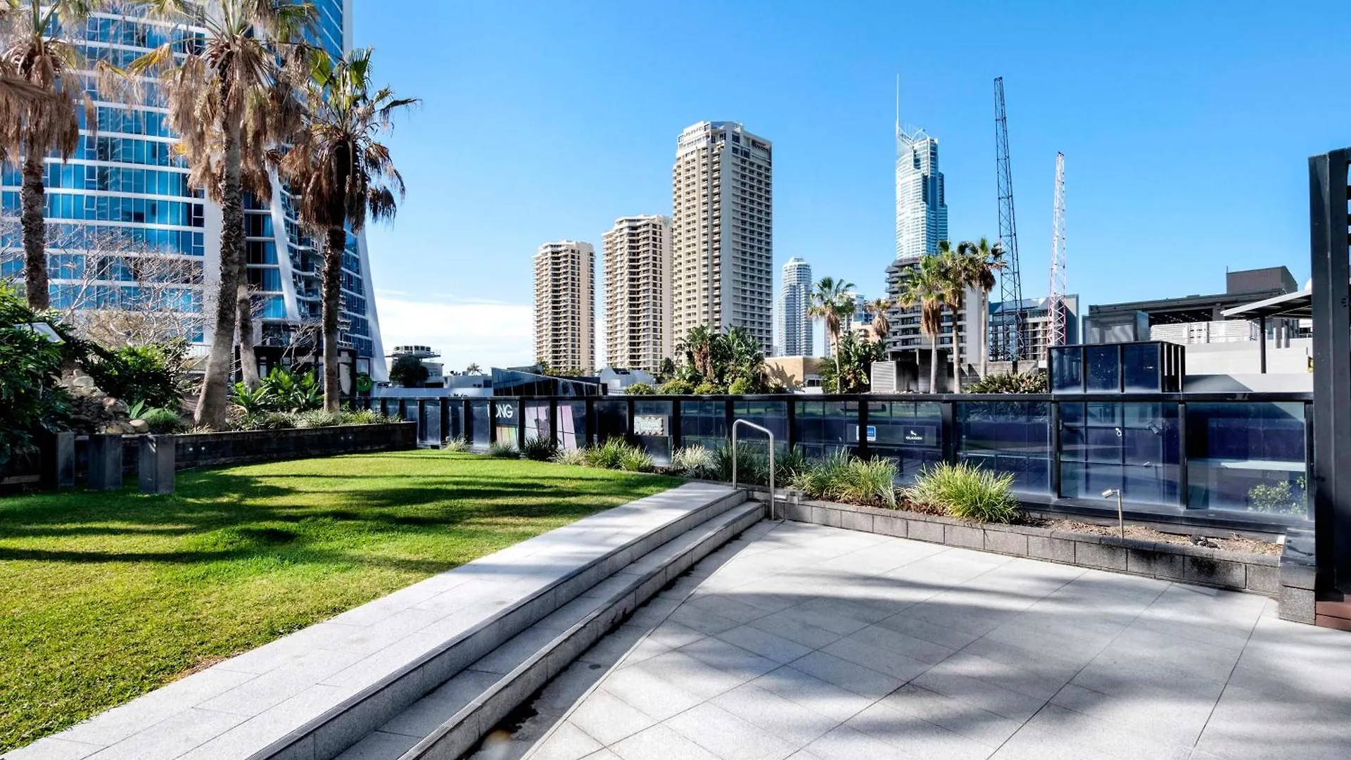 Circle on Cavill: Hinterland View Apartment Gold Coast