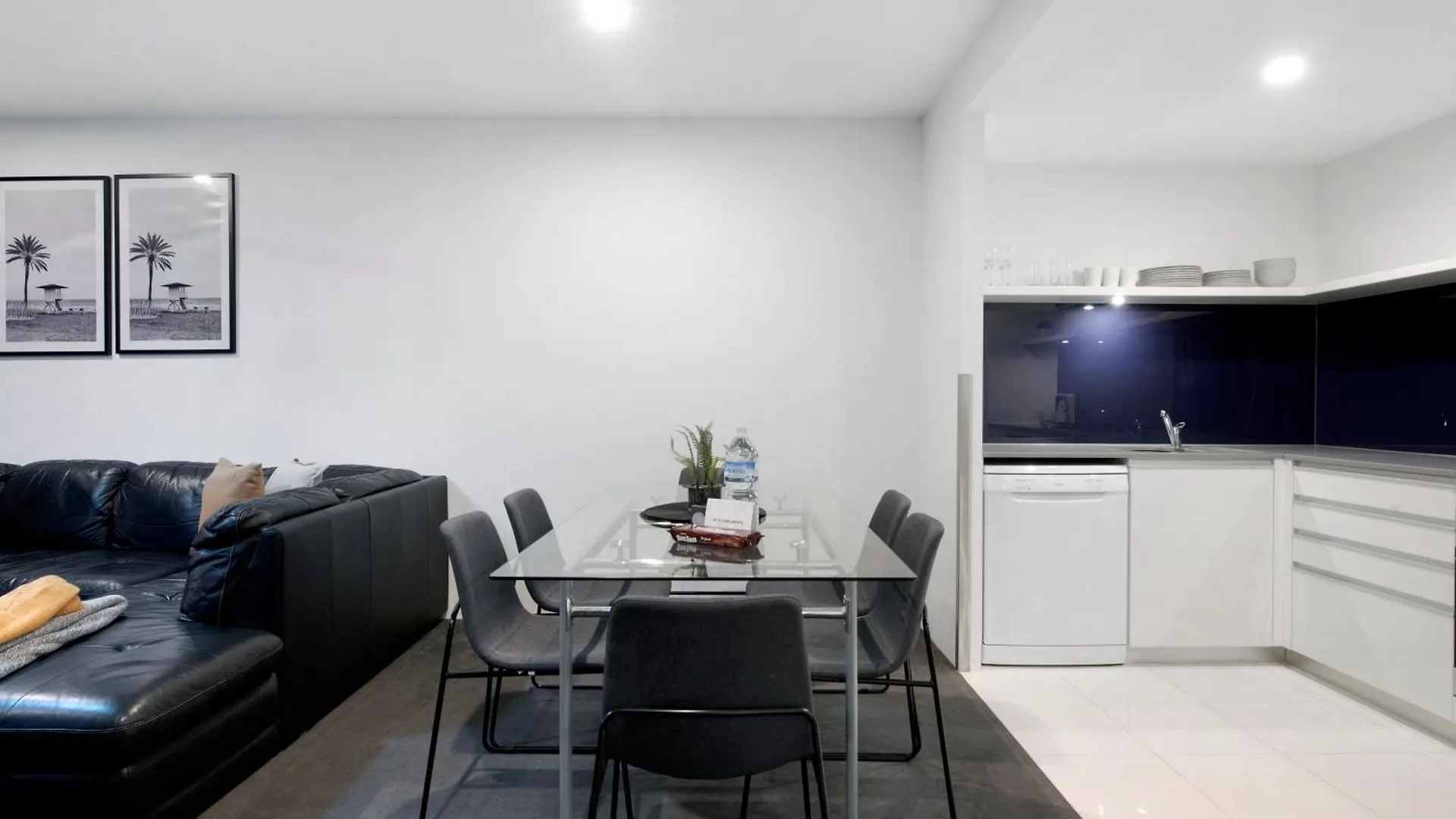 Circle on Cavill: Hinterland View Apartment Gold Coast