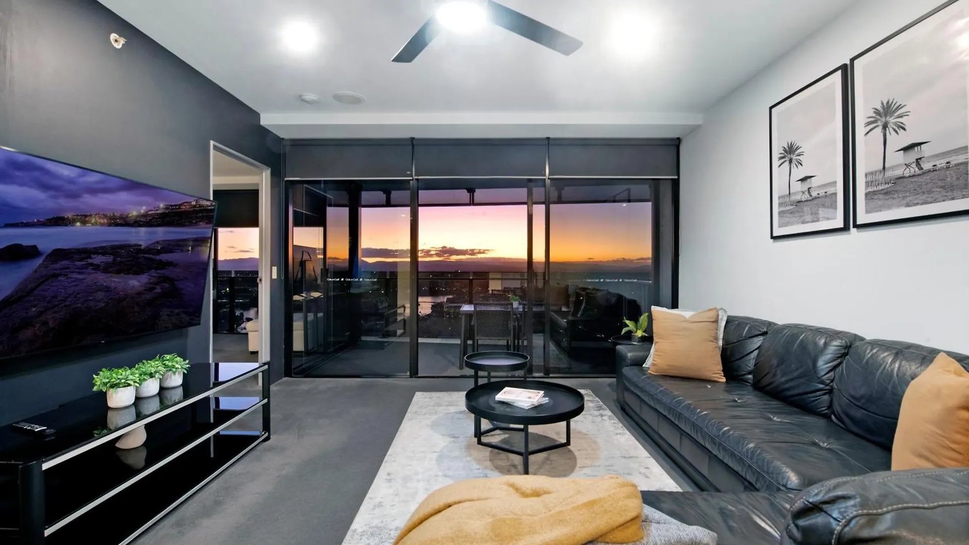 Circle on Cavill: Hinterland View Apartment Gold Coast