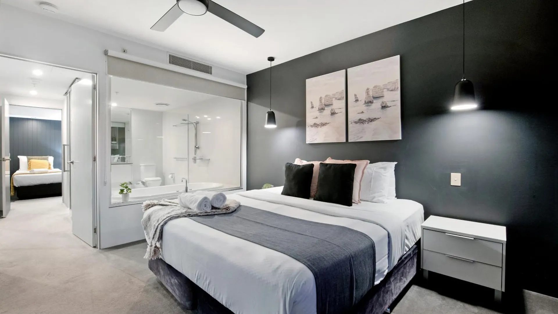 Circle on Cavill: Hinterland View Apartment Gold Coast