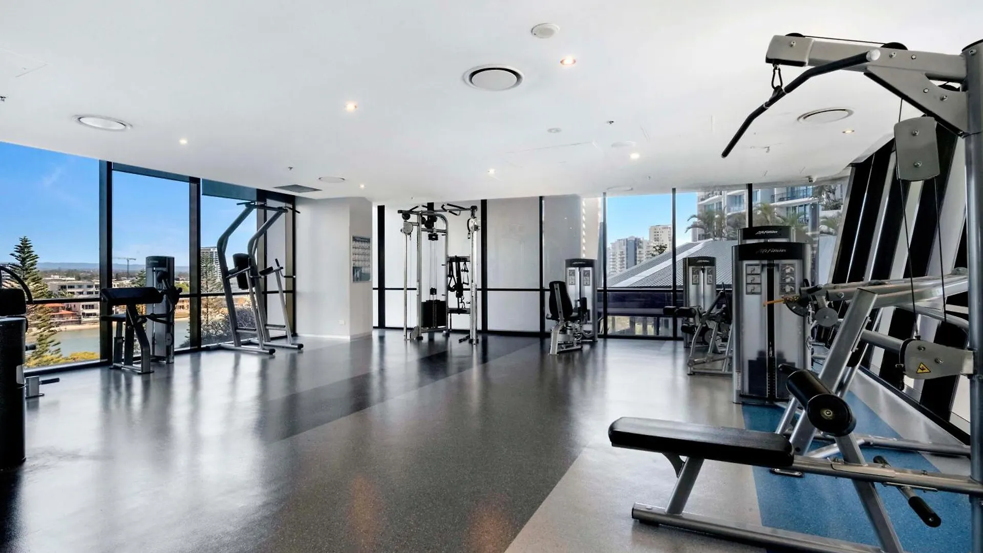 Converted Two Bedroom Apartment - No Parking - Hinterland View - Circle On Cavill - Self Contained, Privately Managed Gold Coast
